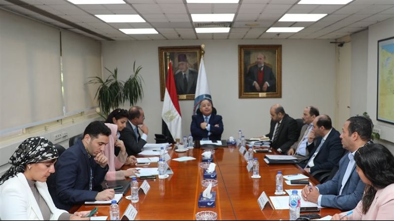 جانب من اجتماع وزير