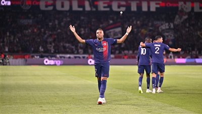 الدوري الفرنسي، باريس سان جيرمان يتقدم 4-0 علي ليون في الشوط الأول 