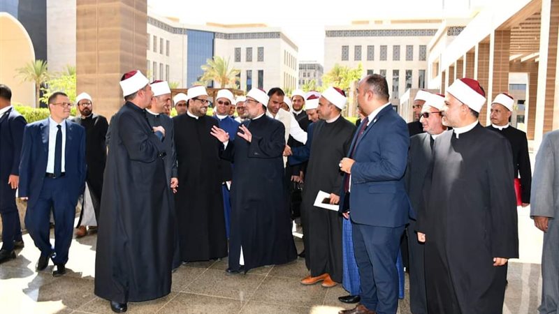 وزير الأوقاف مع قيادات