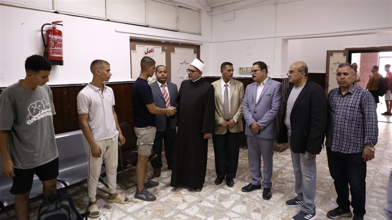  الدكتور سلامة داود،