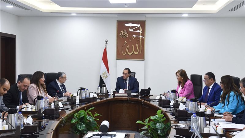 رئيس الوزراء يتابع