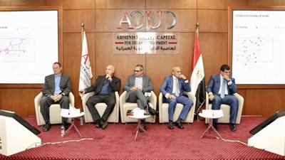 العاصمة الإدارية تنظم حلقة نقاشية عن المدن المستدامة بحضور المعماري العالمي Gordon Gill