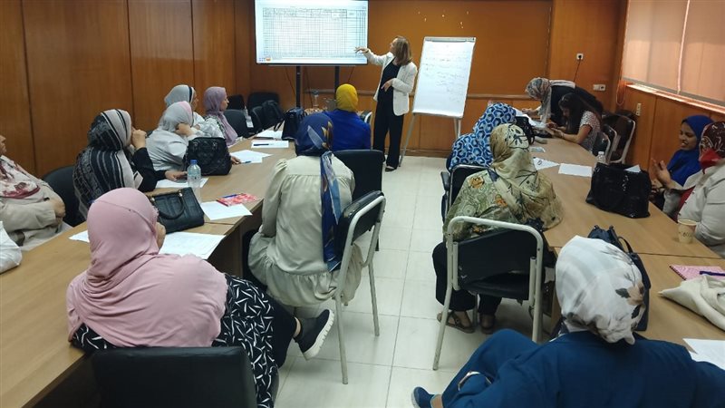 تدريب العاملين بعيادة