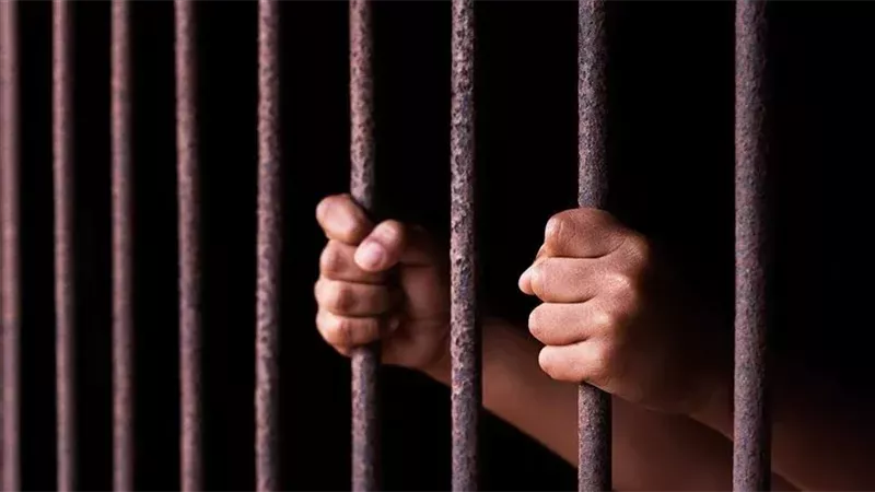 قرار جديد ضد شخصين