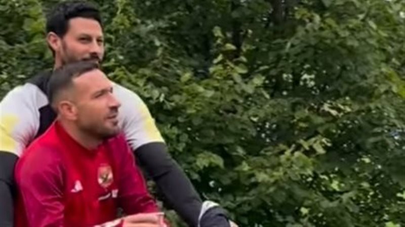 لاعبا الأهلي، فيتو
