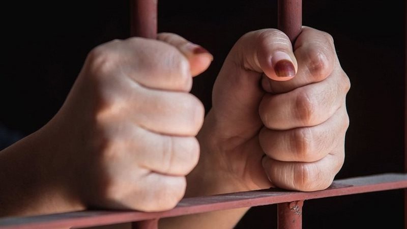 إحالة ربة منزل للمحاكمة،فيتو
