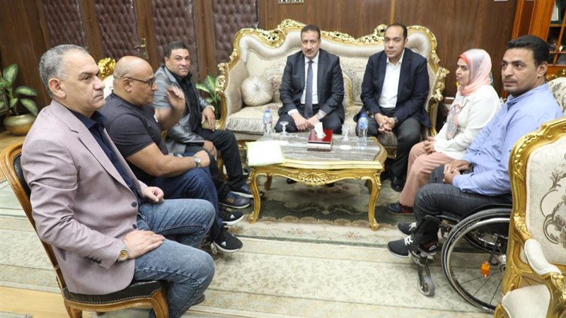 محافظ المنوفية خلال