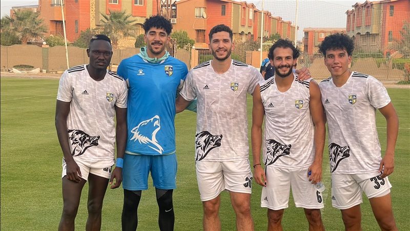 خماسي المقاولون ينضمون