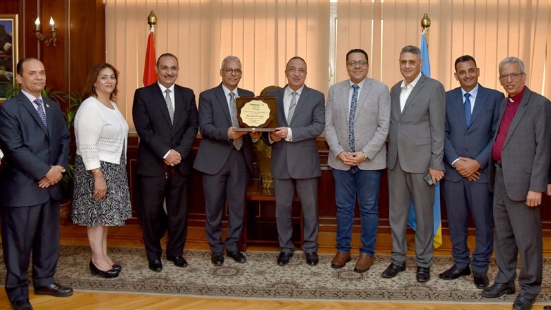 لقاء محافظ الإسكندرية،