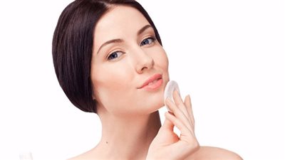 فوائد التونر للبشرة، يجدد الخلايا ويضيق المسام
