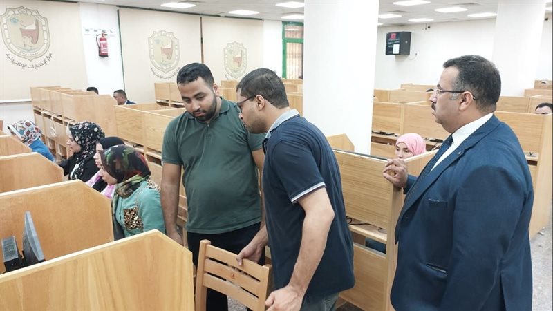 جانب من الامتحانات،