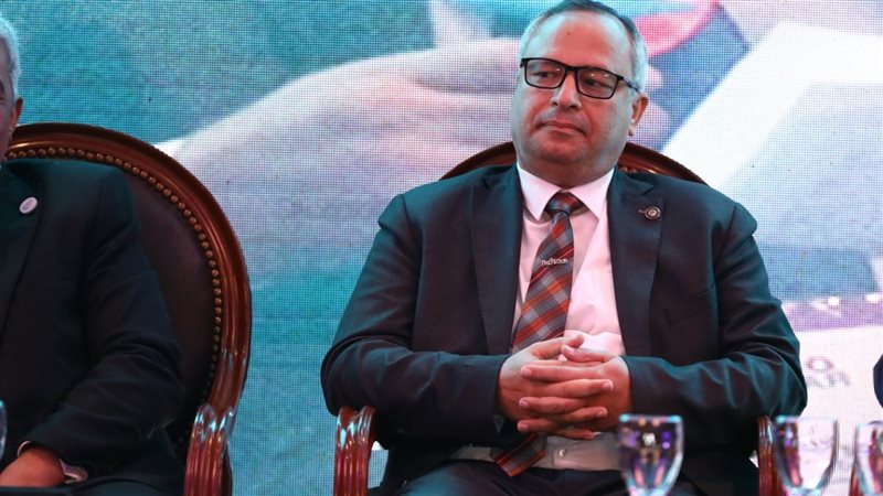 الدكتور حسين أبو