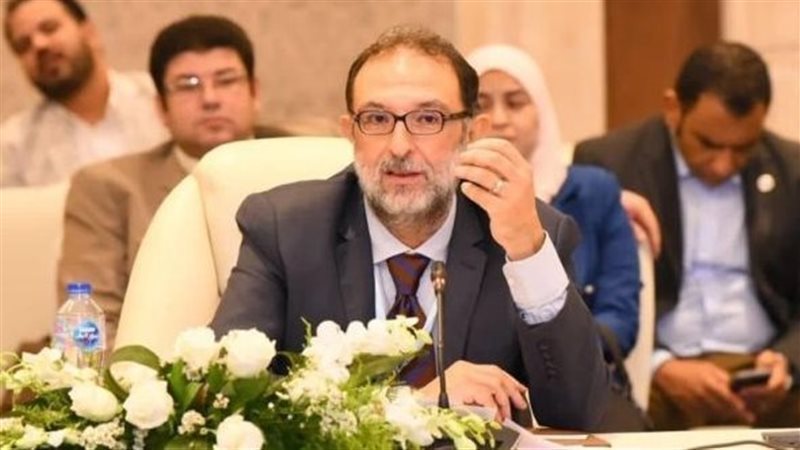 الدكتور طارق الهوبي