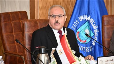 رئيس جامعة القناة يدعو الطلاب للمشاركة بالمسابقات احتفالا بذكرى انتصارات أكتوبر 
