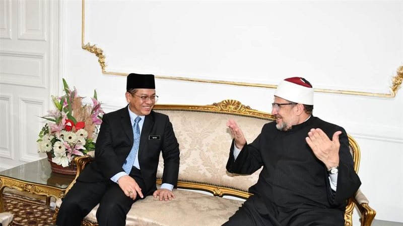 وزير الأوقاف وزير