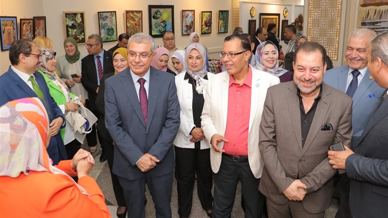 افتتاح المعرض الفنى