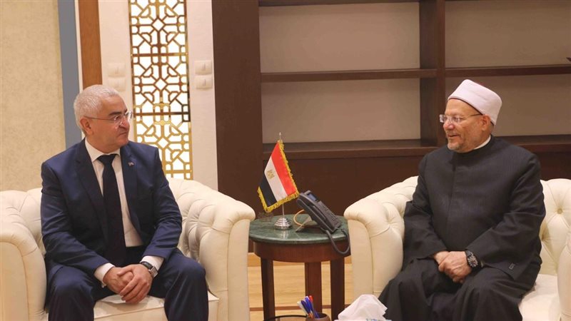 مفتي الجمهورية وسفير
