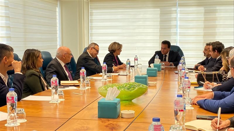 اجتماع وزير الصحة،فيتو