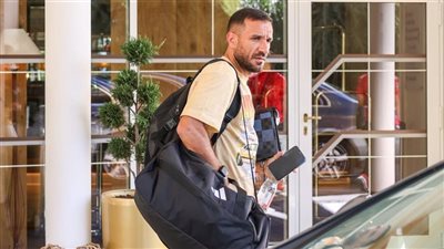 قلق في الأهلي من غياب علي معلول 