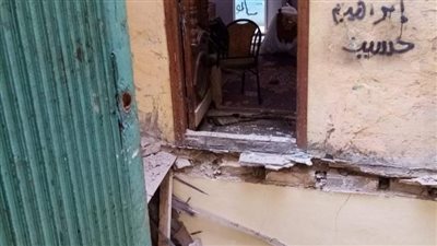 انهيار سقف عقار بحى الجمرك بالإسكندرية