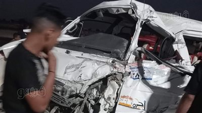 مصرع عاملين وإصابة 4 آخرين في انقلاب سيارة نقل ببدر