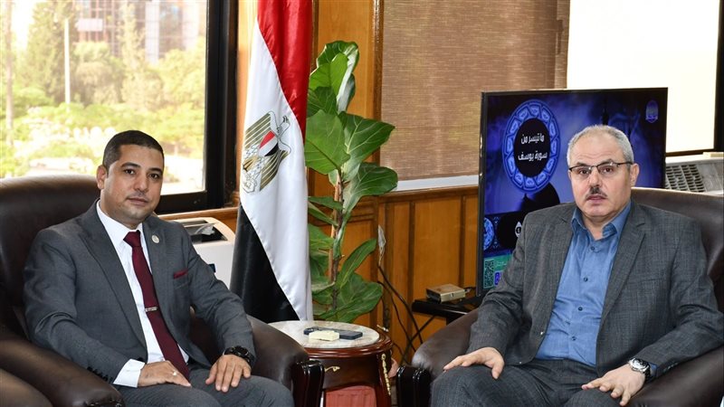 رئيس جامعة قناة السويس،