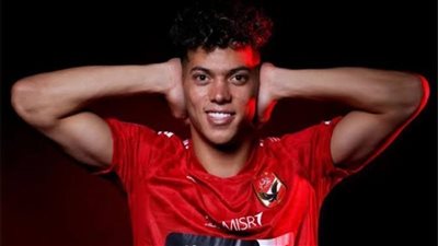 السوبر الأفريقي، إمام عاشور يظهر بكوب عصير بجلسة تصوير الأهلي (فيديو) 