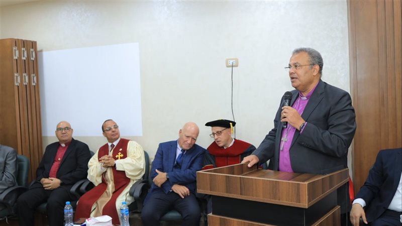 رئيس الإنجيلية، فيتو