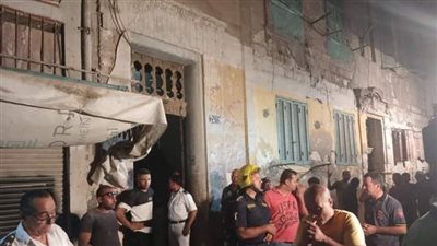 وفاة سيدة في انهيار سقف عقار وسط الإسكندرية (صور)