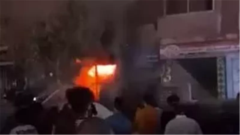 جانب من الحريق، فيتو