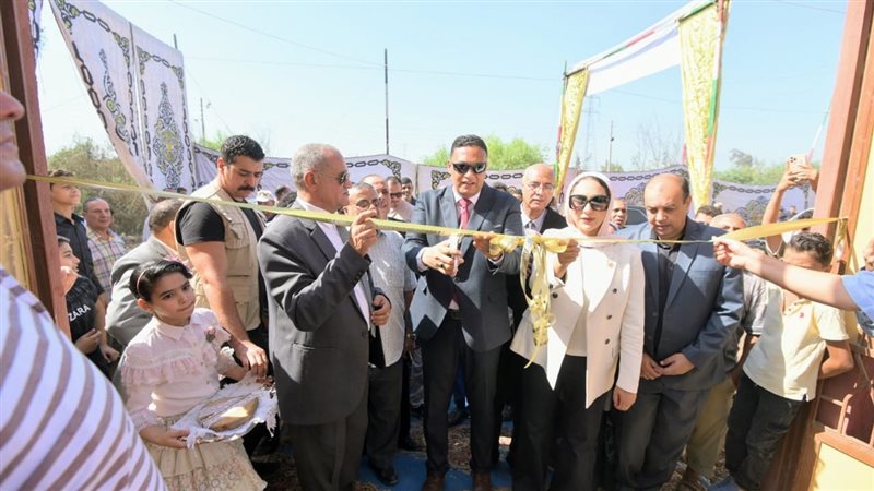 افتتاح مدارس، فيتو