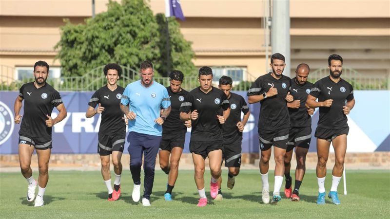 بيراميدز، فيتو