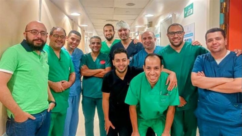 الفريق الطبي الذى