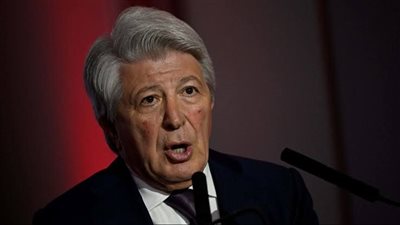 رئيس أتلتيكو مدريد يوجه رسالة لنجم برشلونة