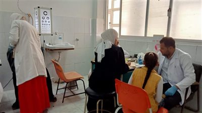 الكشف على 1499 مواطنًا في اليوم الأول لقوافل حياة كريمة بالشيخ زويد 