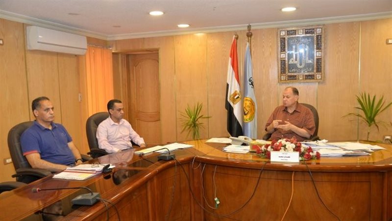 اجتماع محافظ أسيوط،