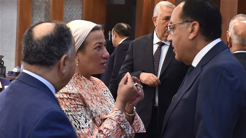 وزيرة البيئة ورئيس