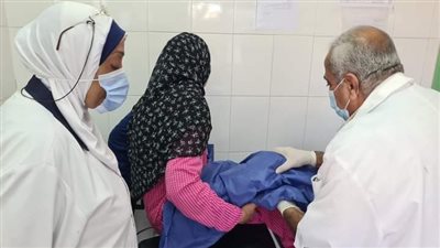 الكشف على 1135 مواطنًا خلال قافلة طبية بمدينة التحرير بالبحيرة (صور)