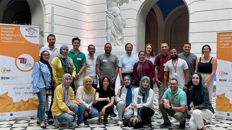 جامعة عين شمس، فيتو