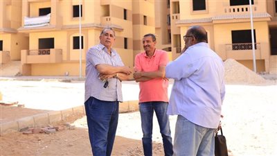 عبدالحليم علام يتفقد أعمال إنشاء المركز الطبي للمحامين وعمارات مدينة محمود بسيوني بأكتوبر (صور)