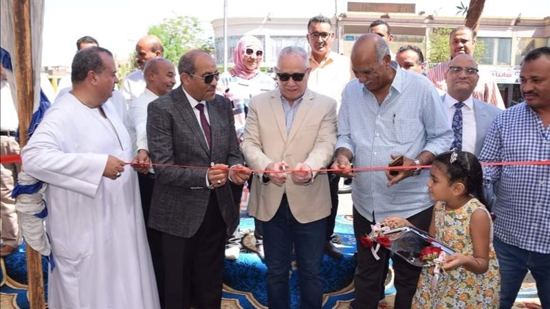 جانب من افتتاح معرض