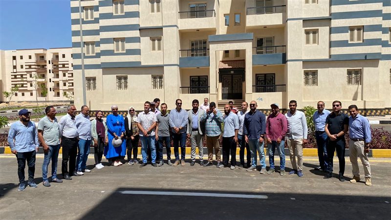 وزير الإسكان يتابع