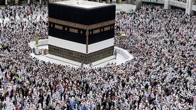 مصر للطيران تسير 19 رحلة جوية لنقل الحجاج إلى الأراضي المقدسة غدا
