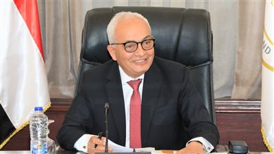  أزمة فى وزارة والتعليم قبل انطلاق العام الدراسى الجديد..طوارئ لسد عجز المعلمين فى المدارس.. وبدء توزيع الفائزين فى مسابقة الـ30 ألف معلم