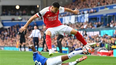 دوري أبطال أوروبا، أرسنال يخسر أمام لانس الفرنسي 2-1