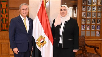وزيرة التضامن تبحث مد التغطية التأمينية للعمالة المصرية بكوريا الجنوبية