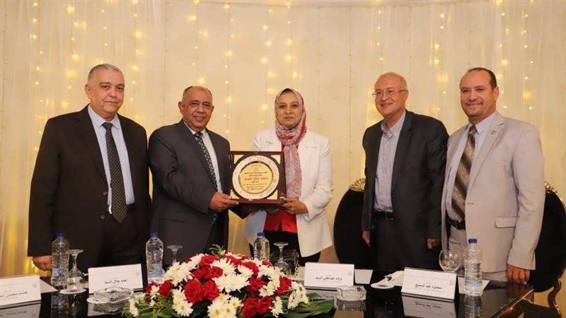 جامعة عين شمس، فيتو