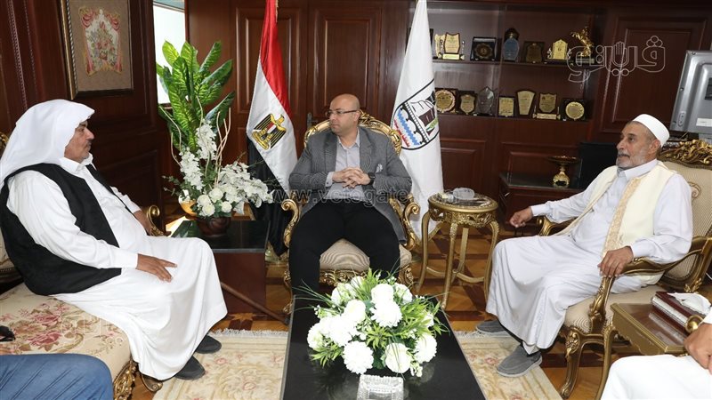 محافظ بني سويف يستقبل