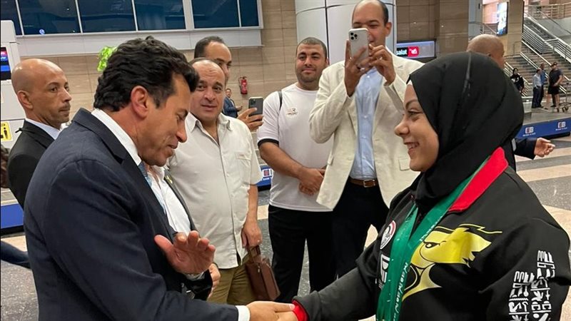 وزير الرياضة يستقبل