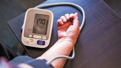 12 حالة لانخفاض ضغط الدم، وهذه أهم الأعراض